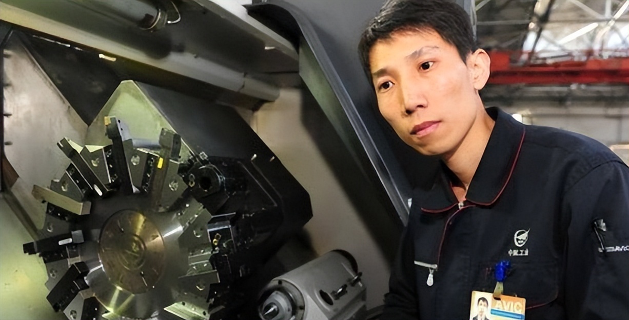 美国开出1000万天价年薪，只为挖走中国一名普通技校生！