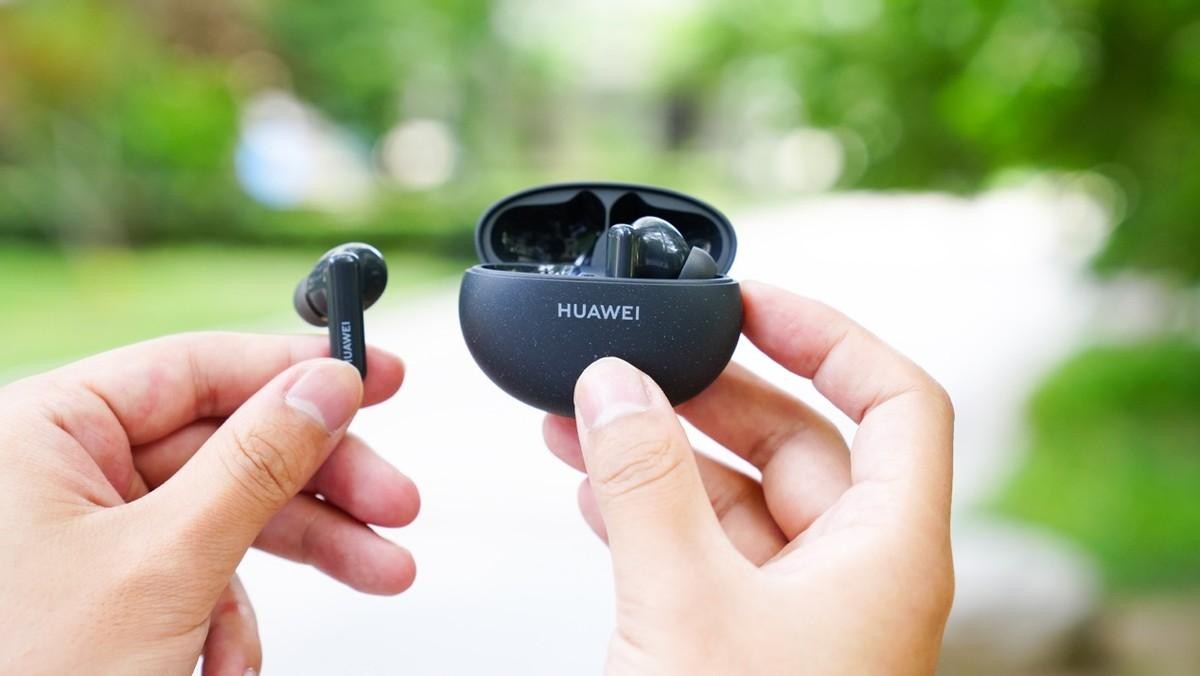 华为freebuds5i跟荣耀亲选,华为freebuds5至臻版和pro