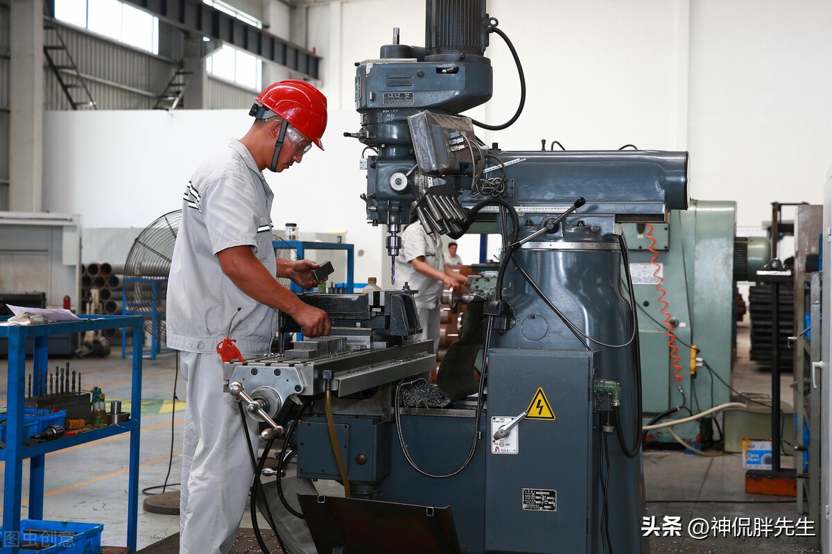 低价二手车床,老外卖二手小型车床