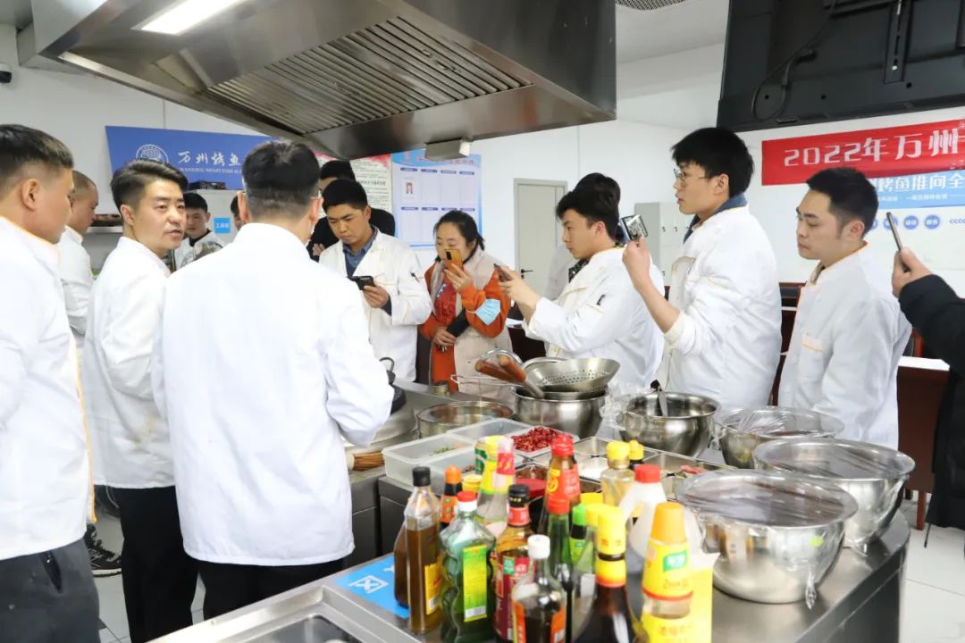 湖北国家补贴免费学餐饮,政府补贴学烹饪