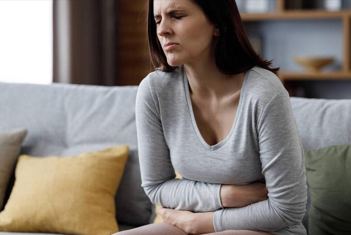 姨妈过后外阴疼是怎么回事,女士下身隐隐疼怎么回事