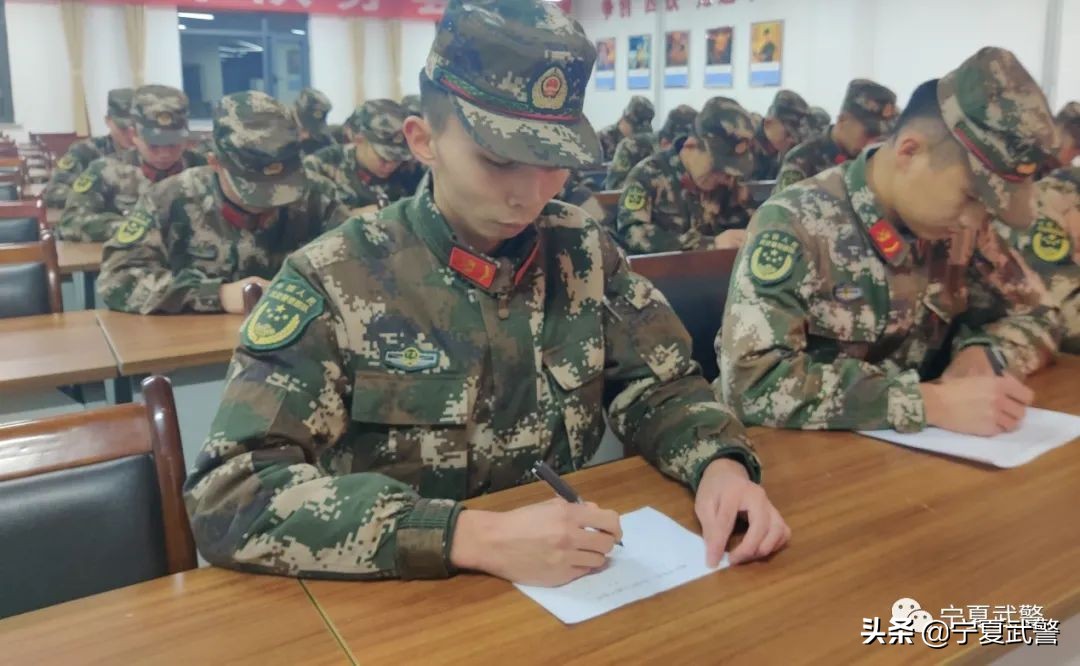 清汤泡面宵夜,泡面暖心又暖胃