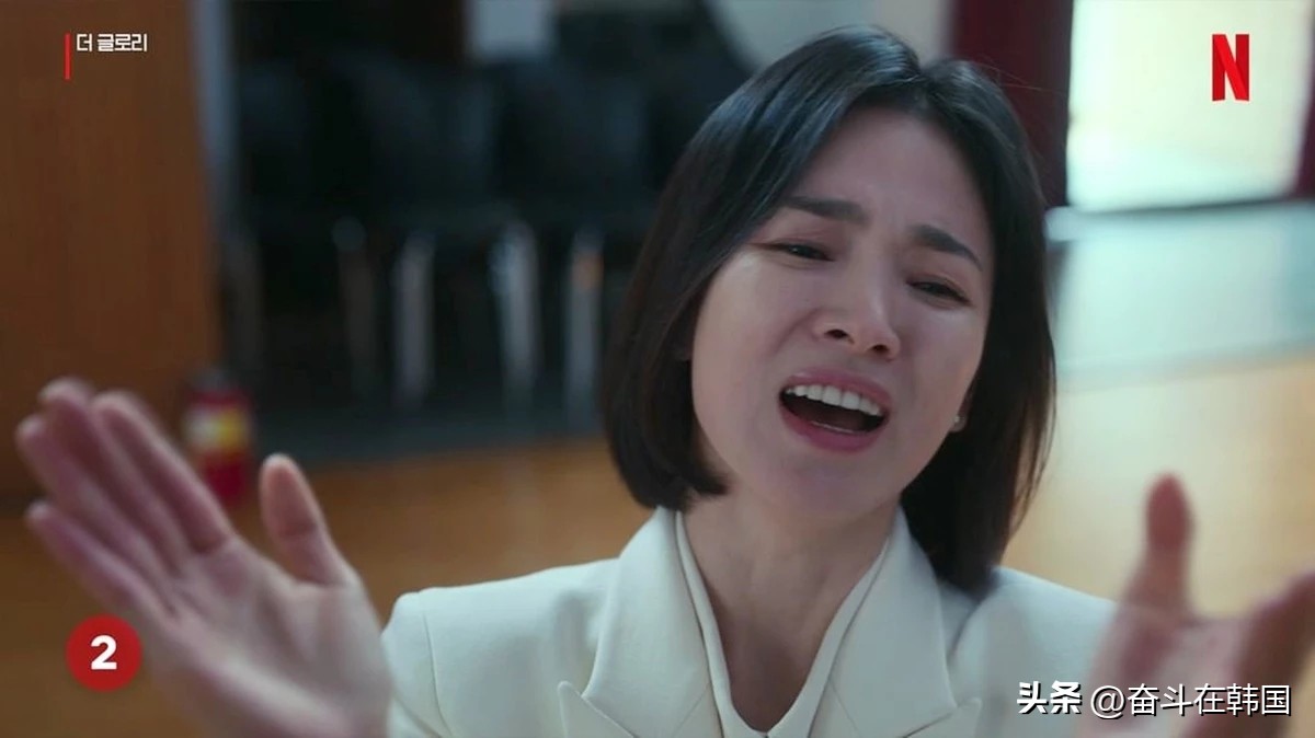 韩国年度最火韩剧之争！网友提名黑暗荣耀、禹英禑，还有更火的吗