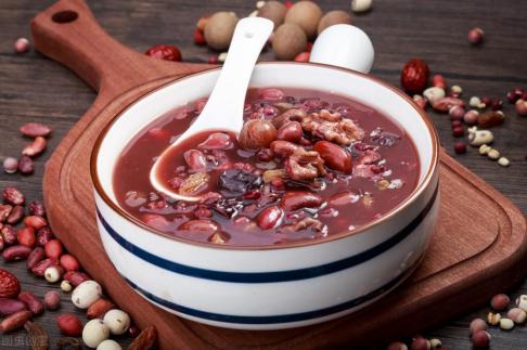 四十岁以后的女人早上吃什么粥好,最适合女人的六款粥春季养生粥