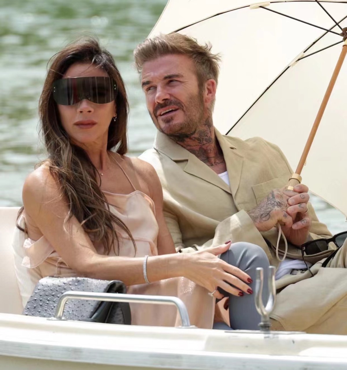 肯豆刘雯gigivogue七人合照高清,刘雯在巴黎时装周