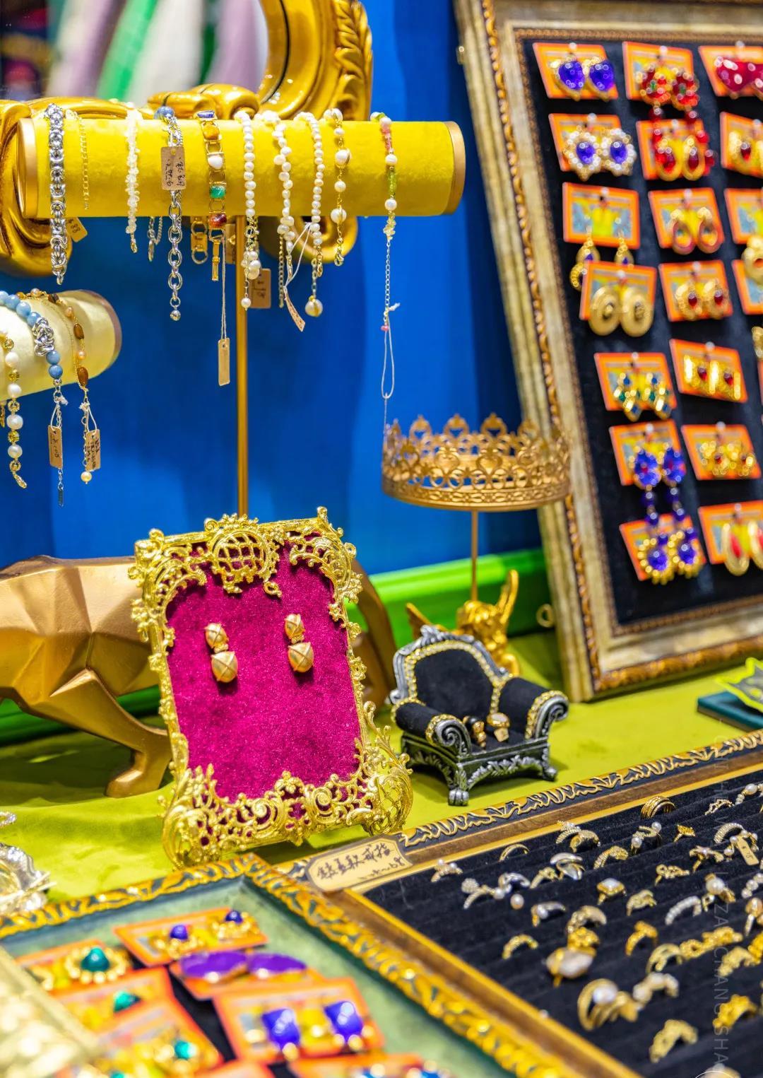 创业开店做什么项目好加盟,自己创业开店还是开加盟店