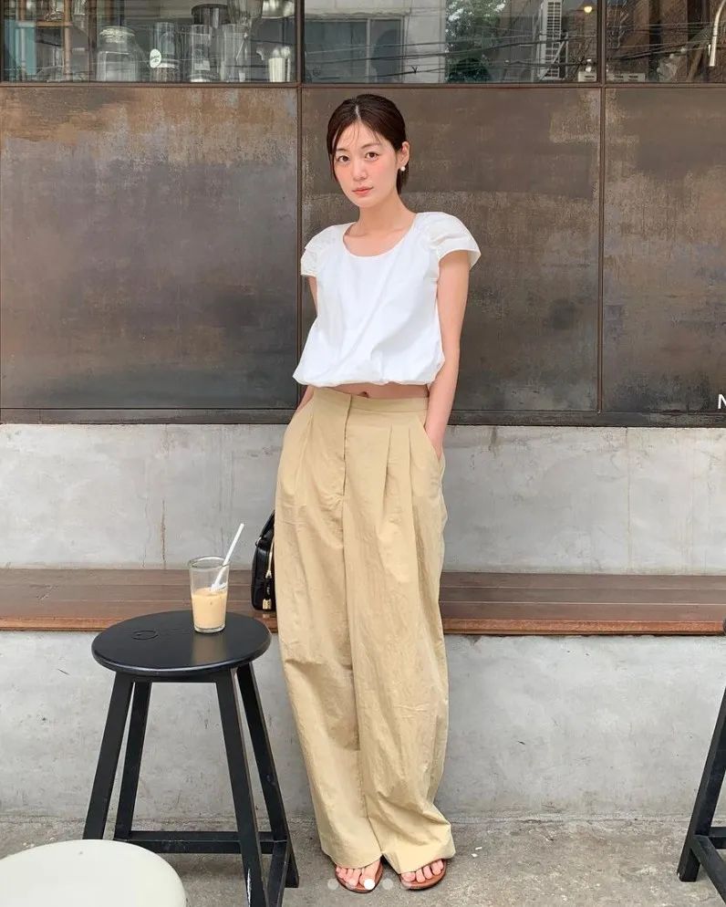 时尚博主的19件夏季日常穿搭look,这位博主的减龄穿搭值得学习