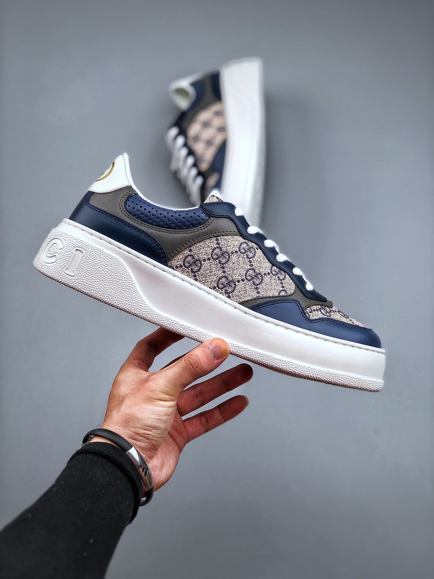 鞋身加装饰,设计球鞋中底需要哪些知识