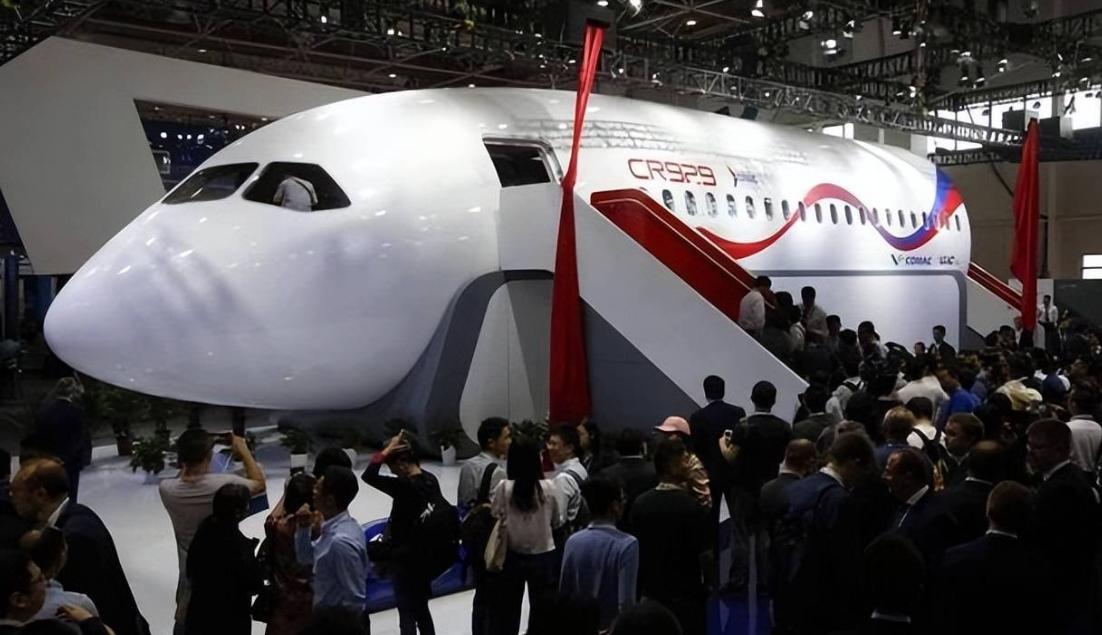 中国c919客机订单与波音对比,美国评价c919客机再获300架订单