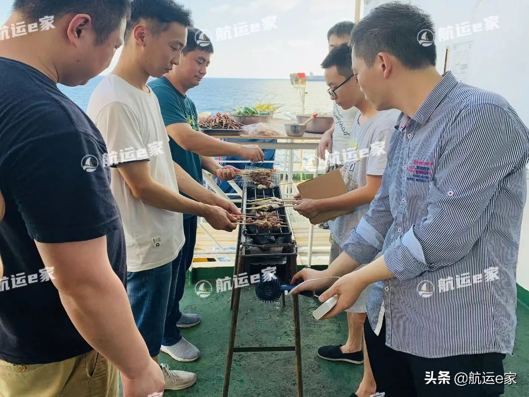 航海新人杨轩：困在海上十三个月的00后