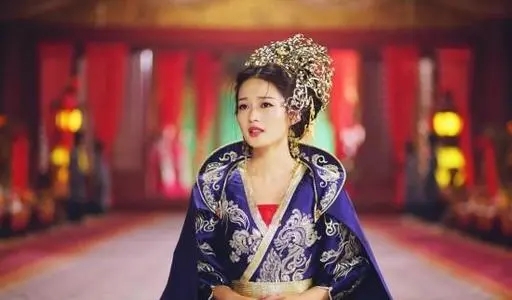 落难公主被当丫鬟复位后杀全家,公主被掉包流落民间进入青楼