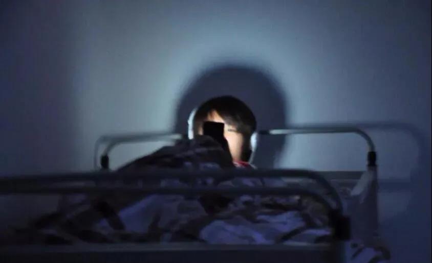 电商导致实体店很多行业都干不了,是电商打败了实体店还是其他因素