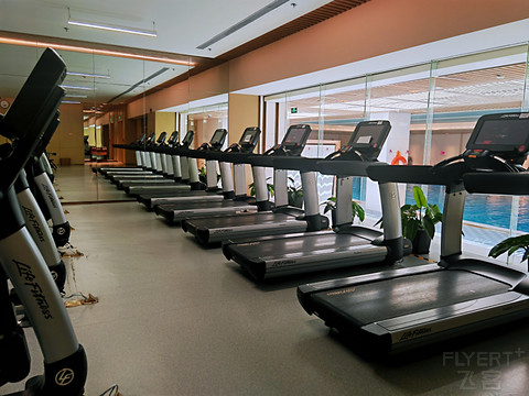 湖景套,单台盆,小浴缸,中式园林度假酒店—无锡蠡湖万豪