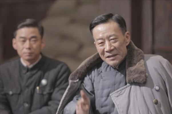 国内赚钱国外花、玩弄感情只生娃...这4位老狐狸的尾巴藏不住了？