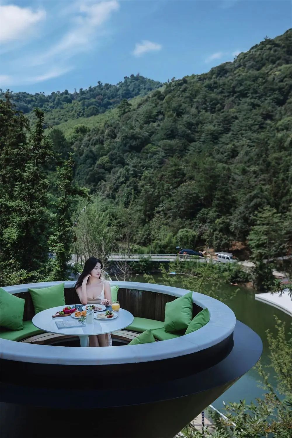 莫干山lv恒温泳池度假村,莫干山lv悬空度假村