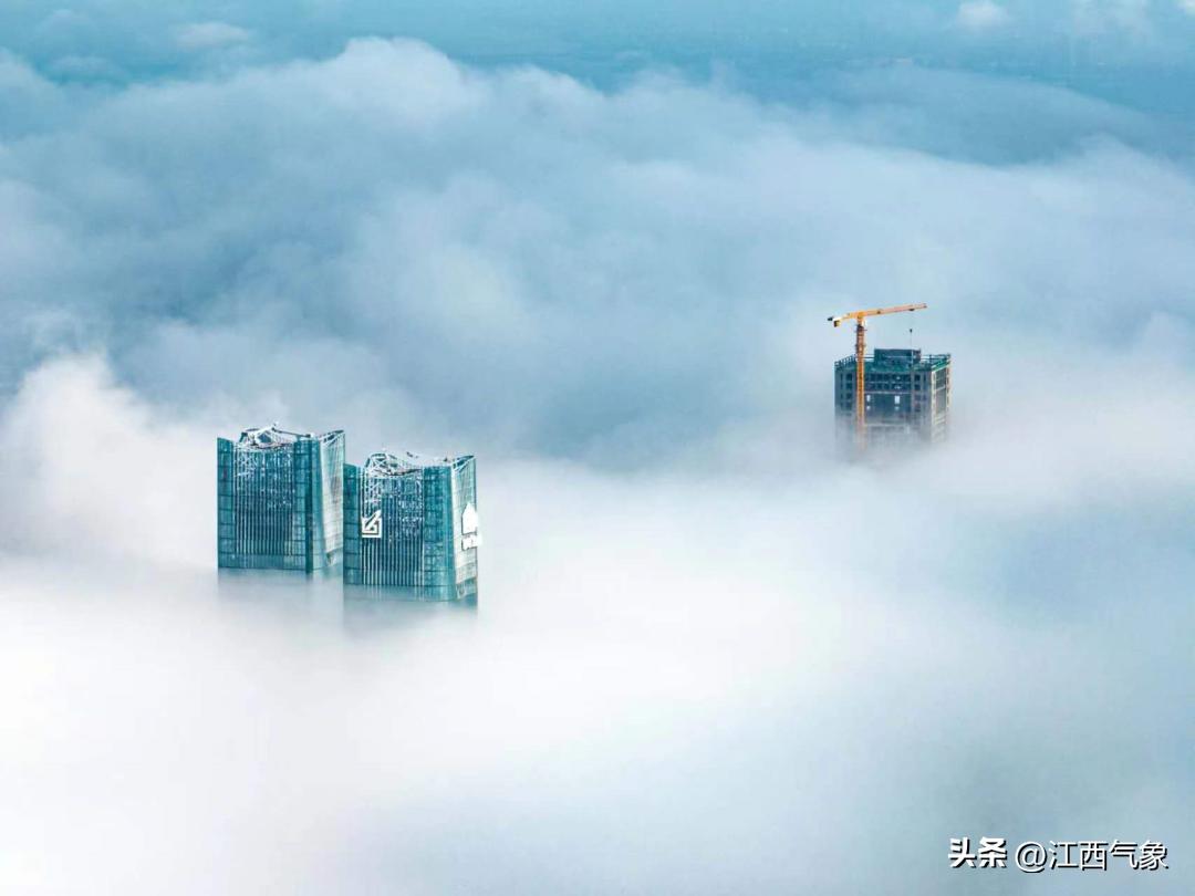 大风降温降雨江西重启阴雨模式,江西部分地区降雨伴有强雷电