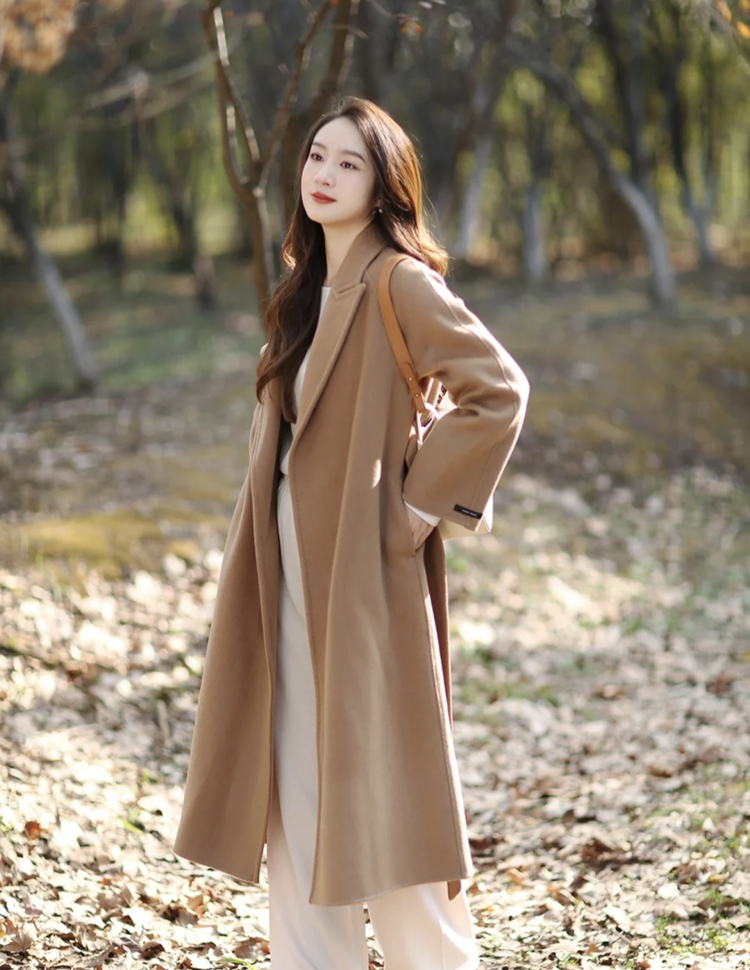 棕色的鞋子棕色大衣怎么搭配衣服,棕色大衣的穿搭技巧