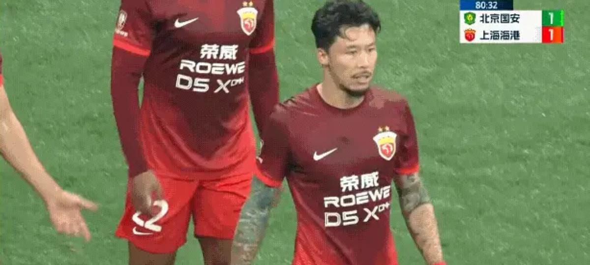 难以理解！自己犯规送点，反抱怨队友，球迷：太过分，严重被高估