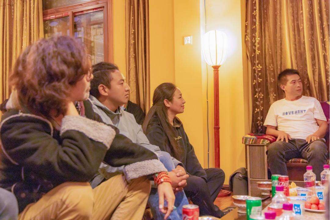 网络大V行走进香格里拉3959万流量共享雪域高原上的全民狂欢