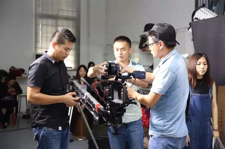 传统媒体广告与网络广告的相同点,电视广告和文字广告是什么关系