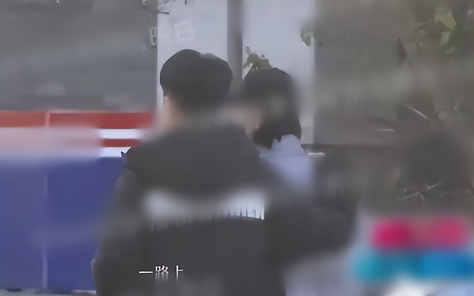 出轨家暴、车内拥吻、脚踏三条船,娱乐圈的“桃色大瓜”真精彩