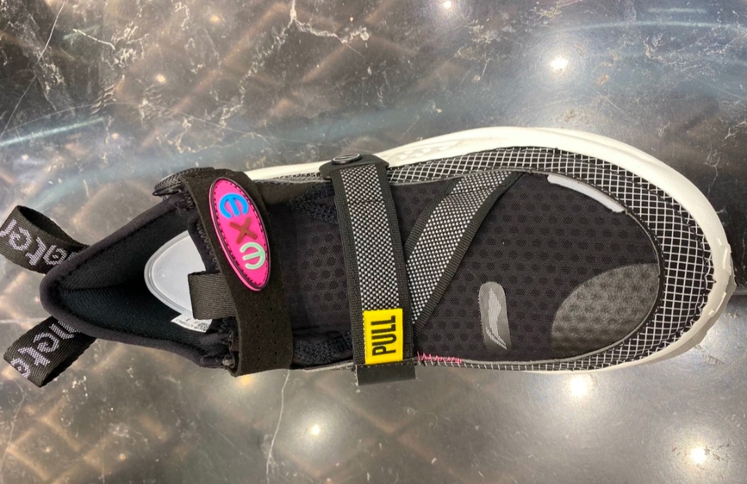 抄袭运动鞋,安踏和李宁运动鞋对比