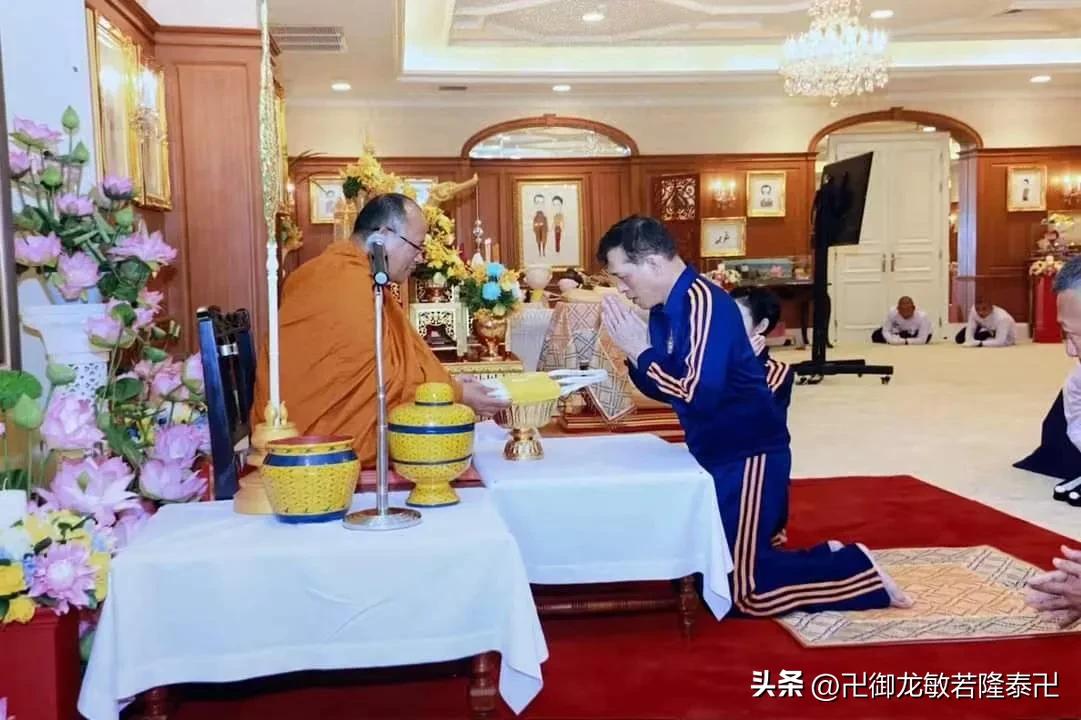 重磅！被雪藏半年之久的诗妃闪现，和国王身穿情侣装亮相