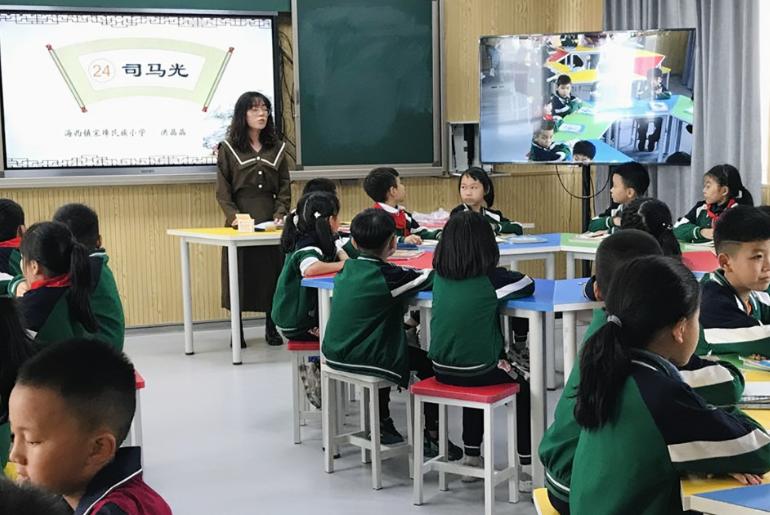 在编教师选择在乡镇好还是城里,小县城的教师好当吗