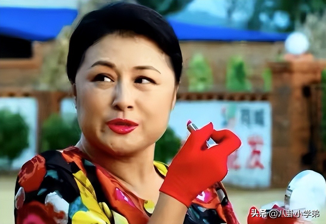 曾经美丽的容颜如今变成了老太太,曾经貌美如花现在变成大妈