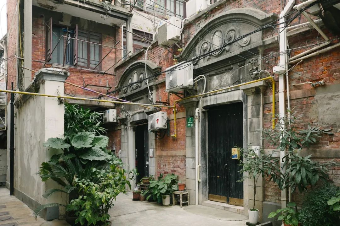 家里老人摔倒该怎么办,家里老人跌倒了买什么东西比较好