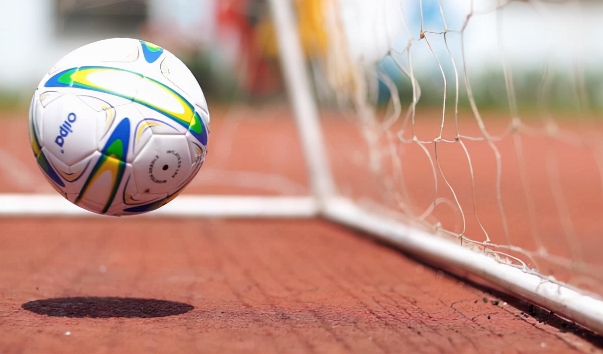 现在的足球真的商业化了吗,足球纯商业化