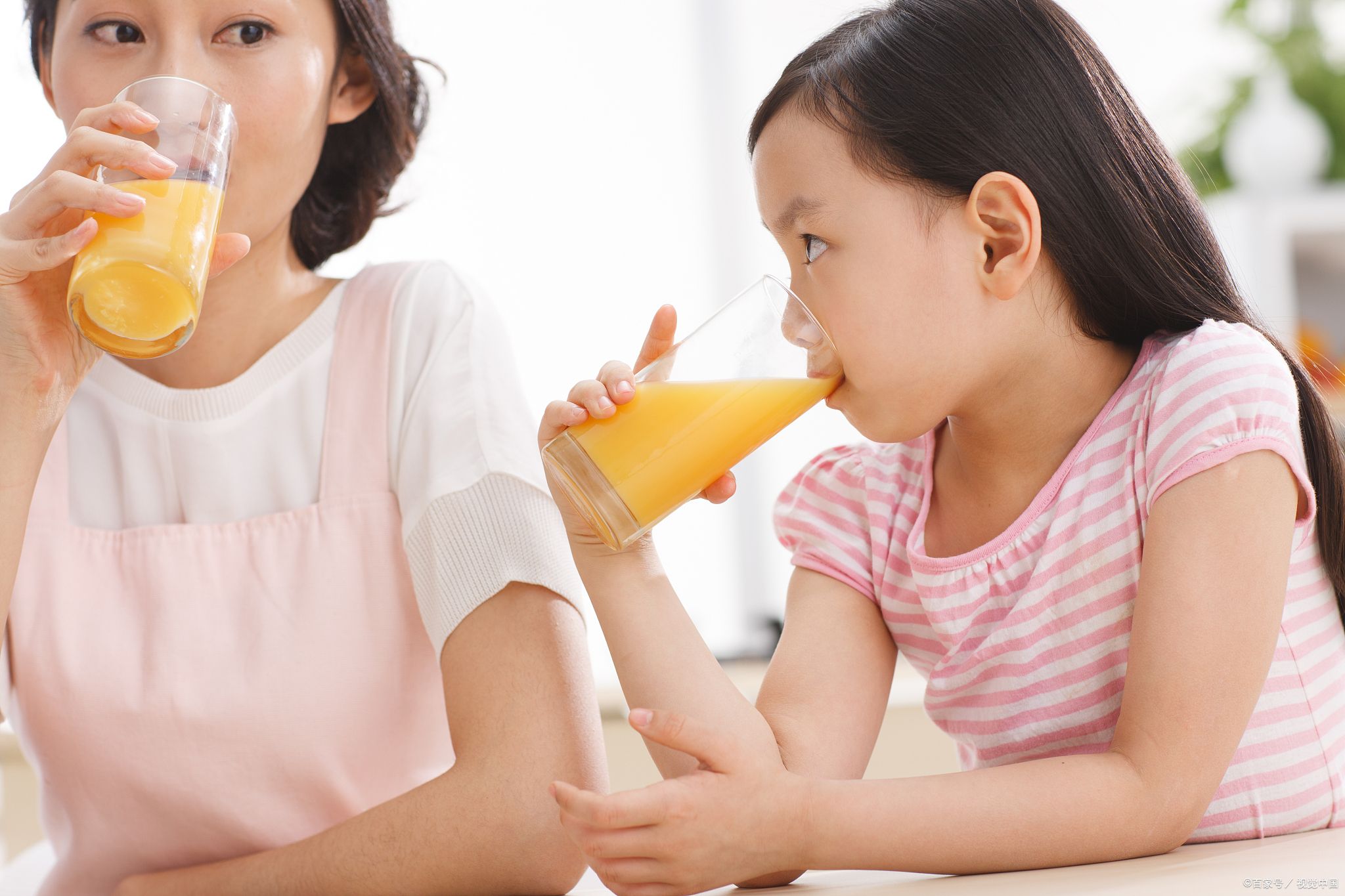 怎么让不爱喝水的宝宝喝水,怎么能让不爱喝水的宝宝多喝水