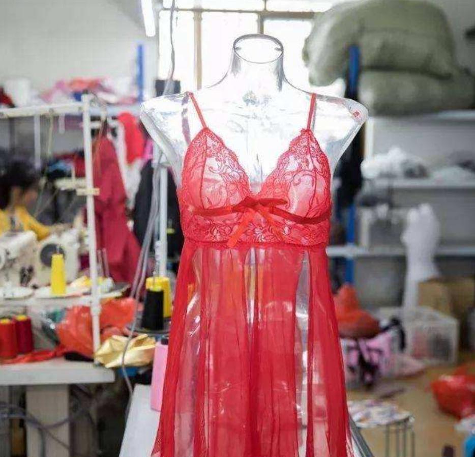 90后卖内衣男,90后小伙迷上女式内衣