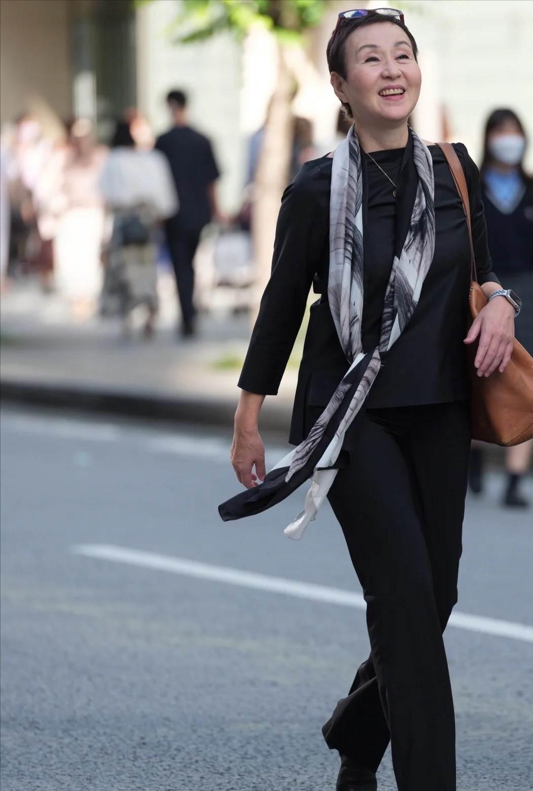 被街拍惊艳了,日本老人穿搭街拍