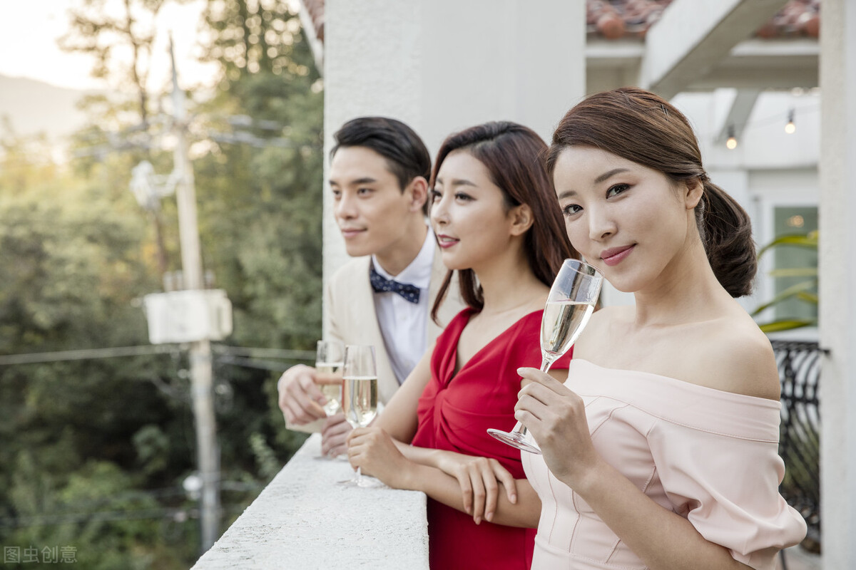 如何利用别人人脉资源赚钱,怎么发展人脉赚钱