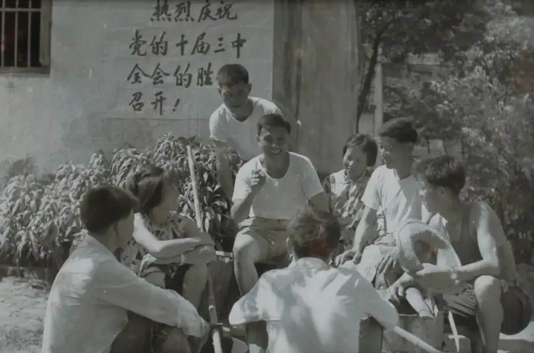 住别墅、开豪车、人均百万，天下第一村华西村为何欠了一屁股债？