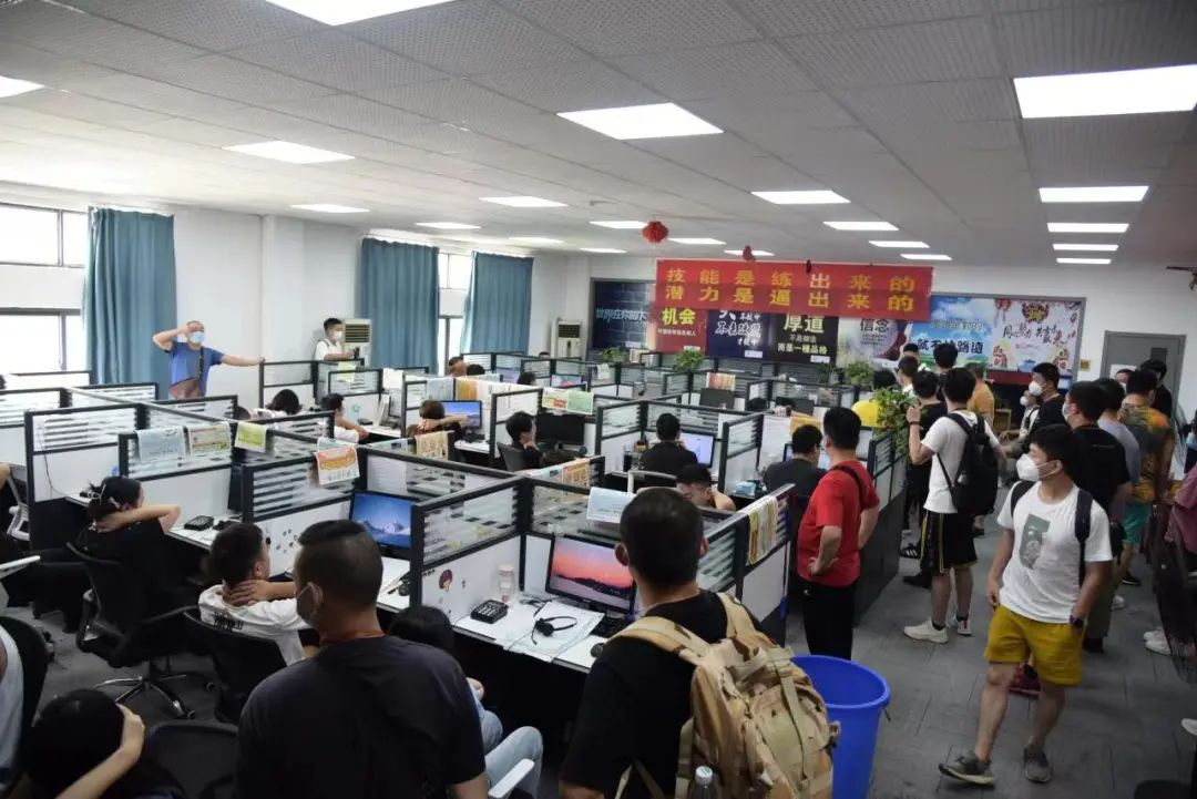 数千老人购壮阳神药，千元“特效药”只值几十元，别再上当