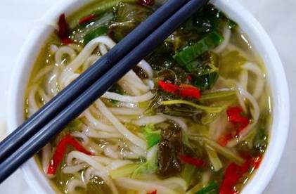 夏天来一碗太过瘾,夏天来一碗啥面比较舒服