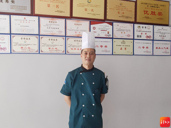 青白江肥肠哪家好吃,成都青白江肥肠哪家好吃