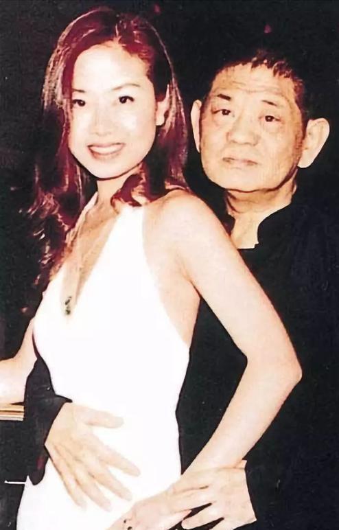 他年赚56亿拿20亿泡妞，别墅养着百位美女，晚年给儿子留26亿巨债