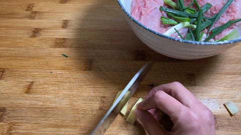 想吃奥尔良鸡腿饭在家就能做,奥尔良鸡腿饭的家常做法