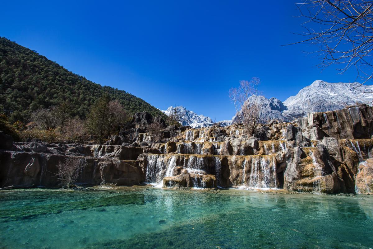大理古城和丽江古城哪个更推荐,大理古城和丽江古城值得去吗