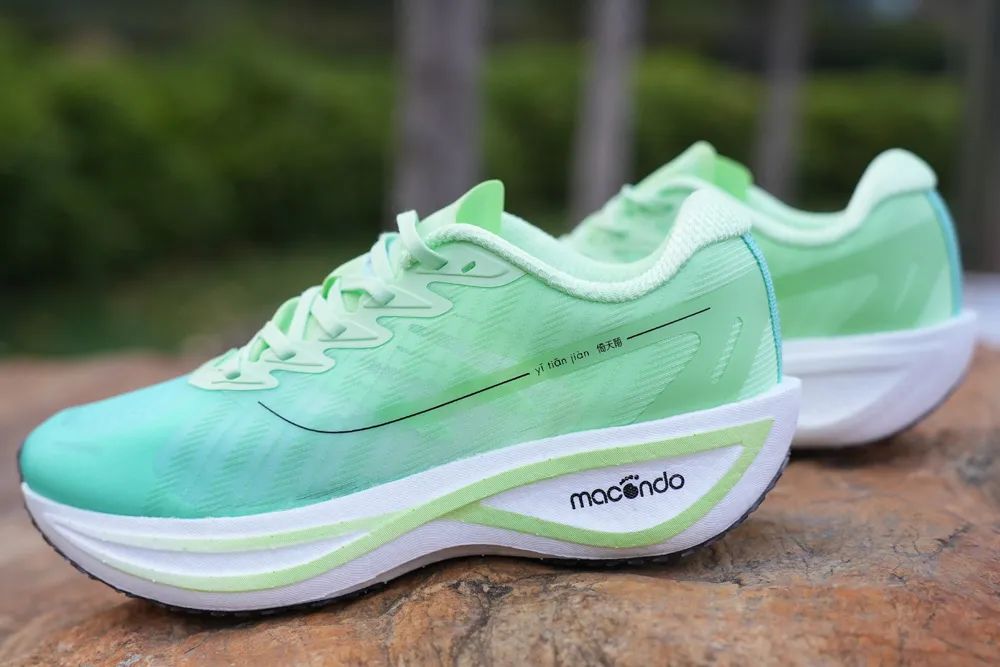 马孔多倚天箭跑鞋适宜人群,马孔多倚天箭属于全碳板跑鞋吗