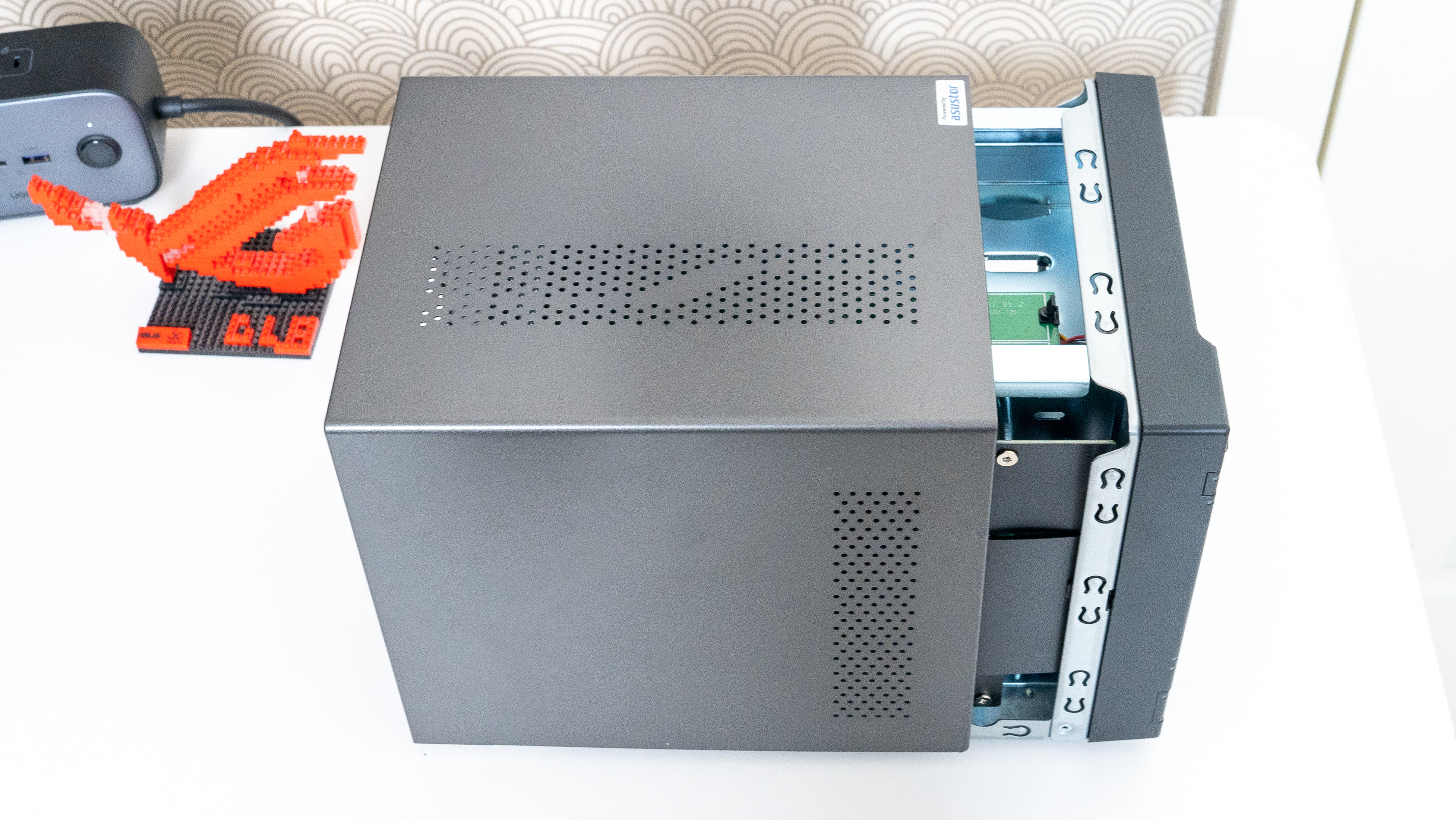 西部数据红盘plus比pro慢多少,西部数据红盘2个4t还是1个8t