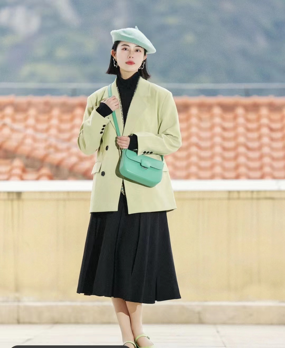 西装外套怎么搭配裙子好看气质,西装外套搭配时髦女士
