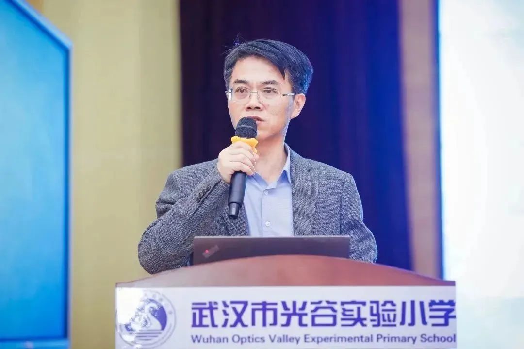 武汉首届智慧教育优秀教师,武汉东湖高新技术开发区新教师