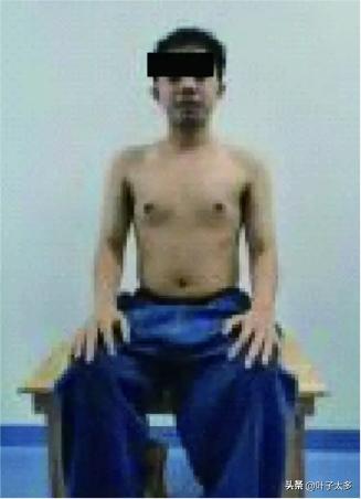 为什么女生腿不能分开坐,为啥有的女生坐着双腿能并拢