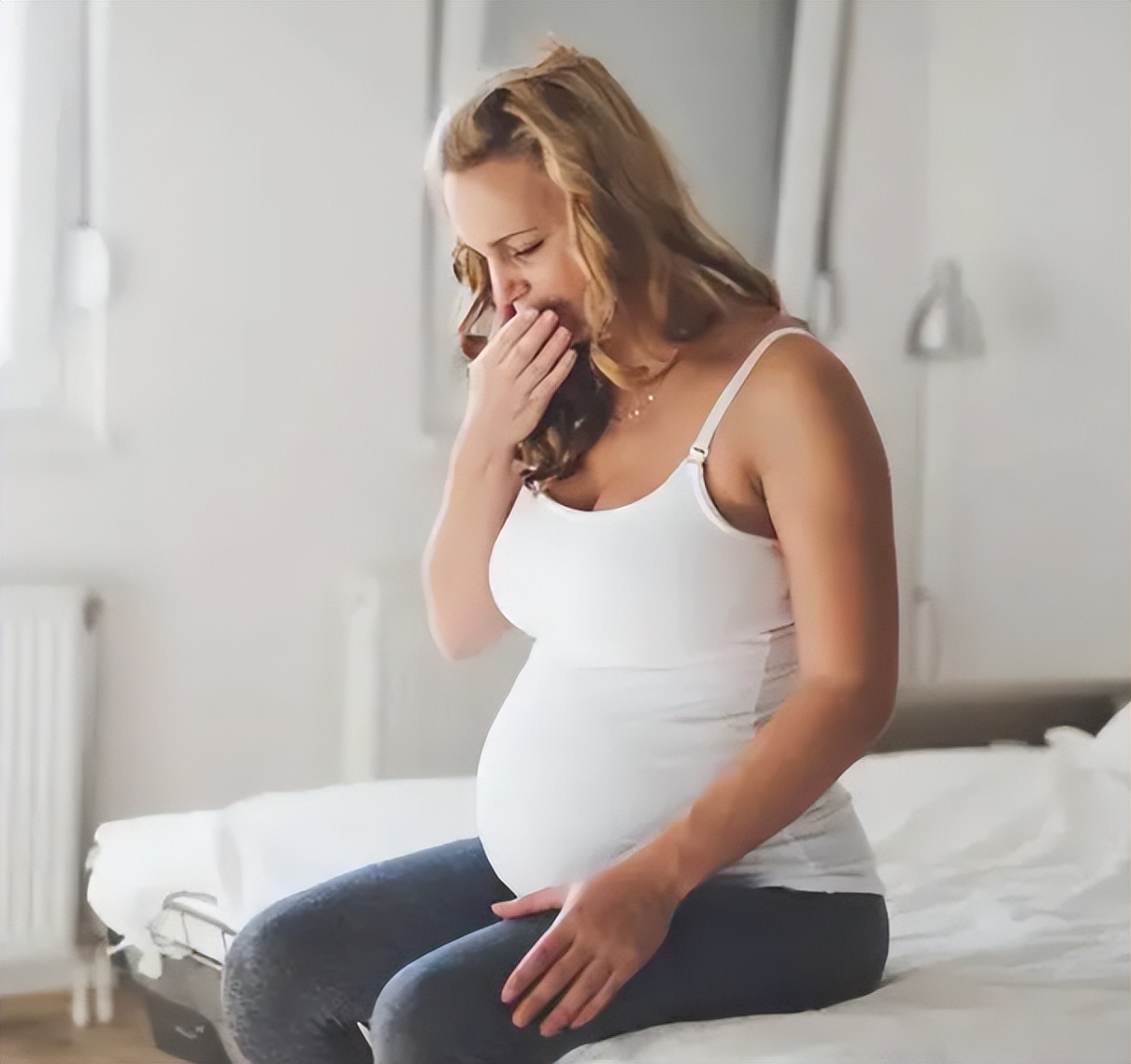 提醒准妈妈们：孕期出现4个异常，或说明胎儿出事了，需及时就医