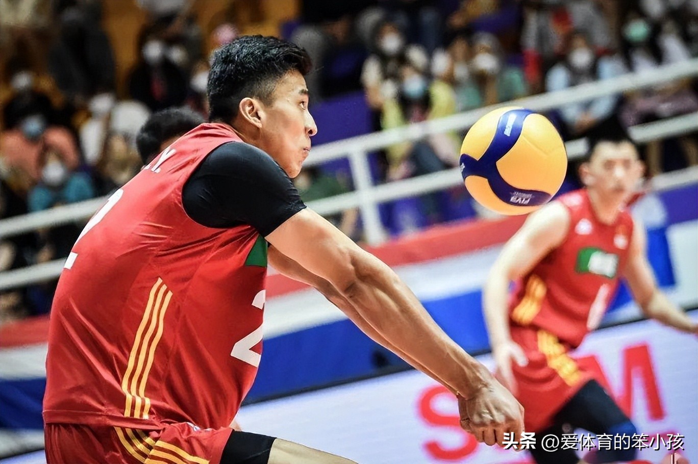 回顾日本队和中国队的激烈交锋,中国男排3比0战胜日本队