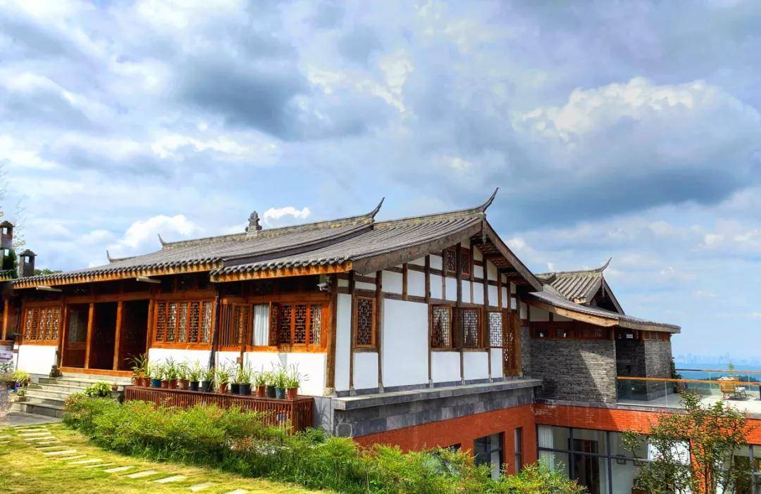 浣曞繀鍘昏繙鏂圭編鏅浘,浣曞繀鍘昏繙鏂圭編鏅湪韬梺